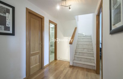 Resale - House - Semi-Detached House - Estepona - Estepona Centro