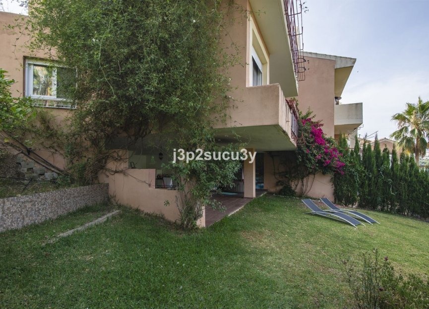 Resale - House - Semi-Detached House - Estepona - Estepona Centro