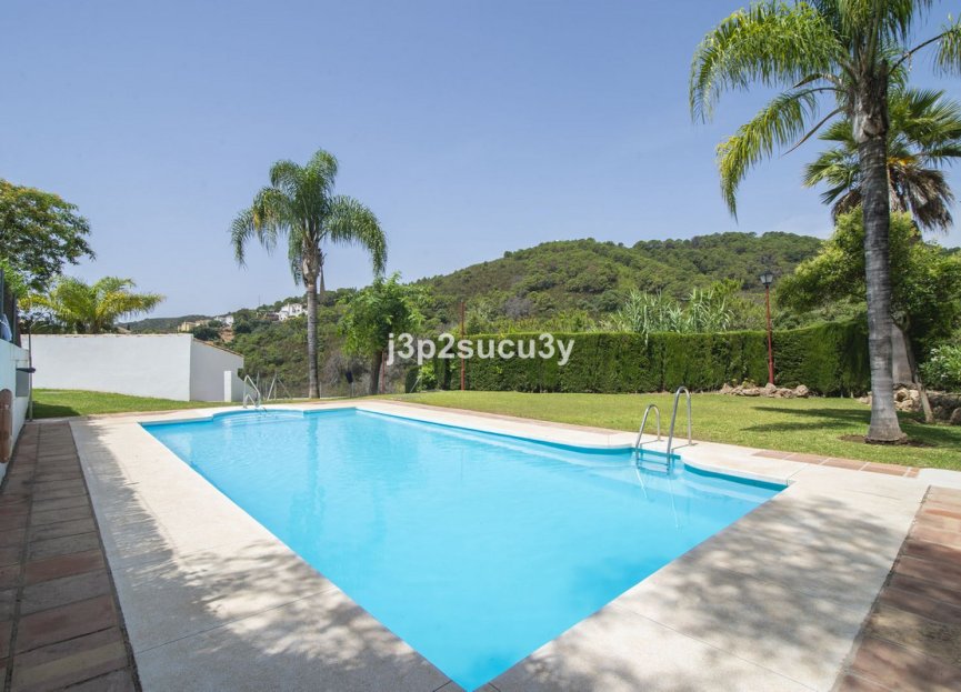 Resale - House - Semi-Detached House - Estepona - Estepona Centro