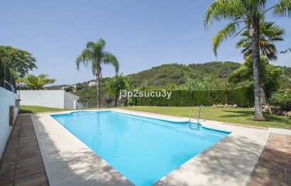 Resale - House - Semi-Detached House - Estepona - Estepona Centro