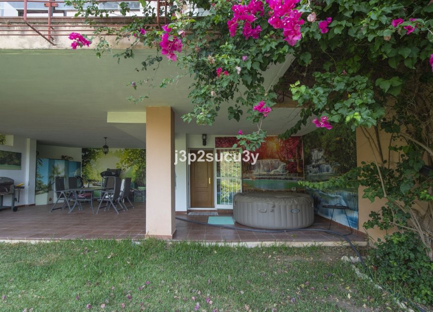 Resale - House - Semi-Detached House - Estepona - Estepona Centro