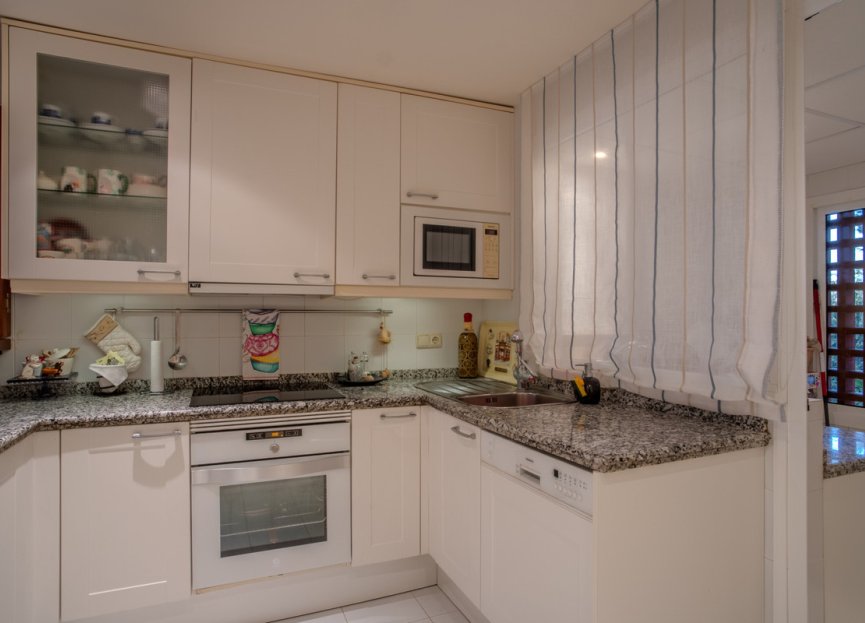 Resale - Apartment - Penthouse - Estepona - Estepona Centro