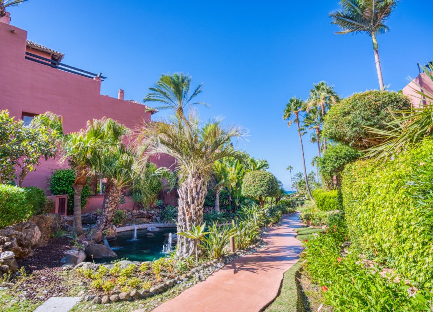 Resale - Apartment - Penthouse - Estepona - Estepona Centro