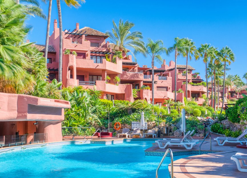 Resale - Apartment - Penthouse - Estepona - Estepona Centro