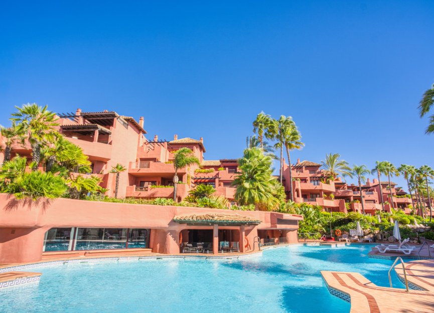 Resale - Apartment - Penthouse - Estepona - Estepona Centro