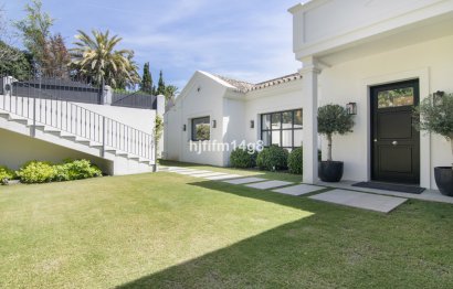 Resale - House - Detached Villa - Marbella - Nueva Andalucia