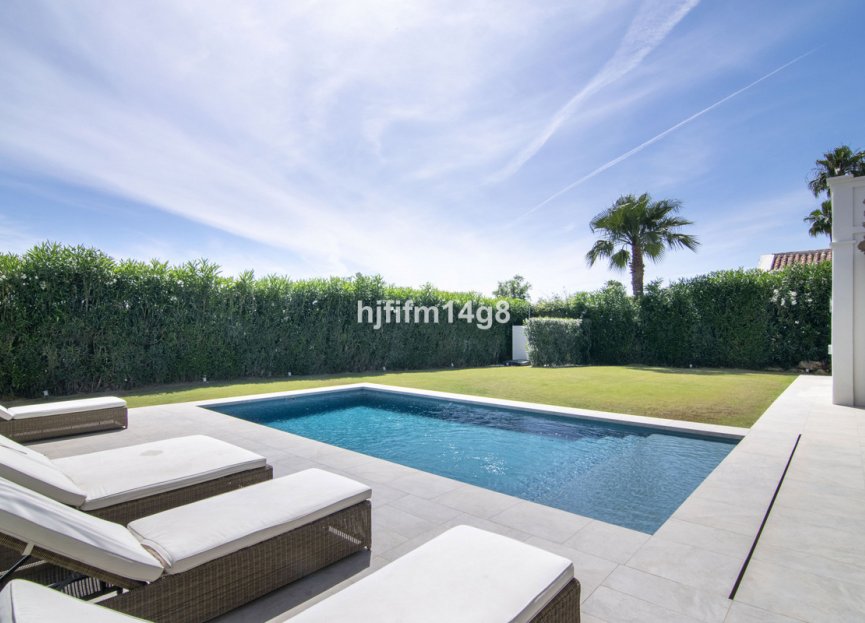 Resale - House - Detached Villa - Marbella - Nueva Andalucia