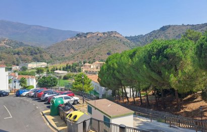 Resale - Apartment - Middle Floor Apartment - Benahavís - Benahavís Centro