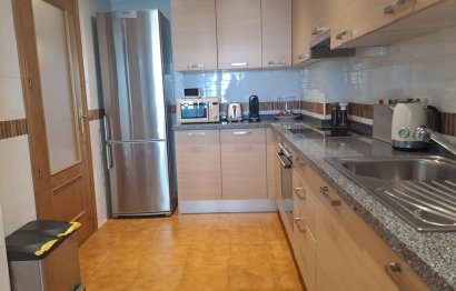 Resale - Apartment - Middle Floor Apartment - Benahavís - Benahavís Centro