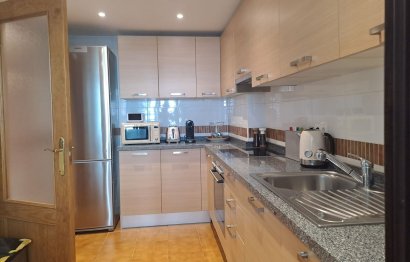 Resale - Apartment - Middle Floor Apartment - Benahavís - Benahavís Centro