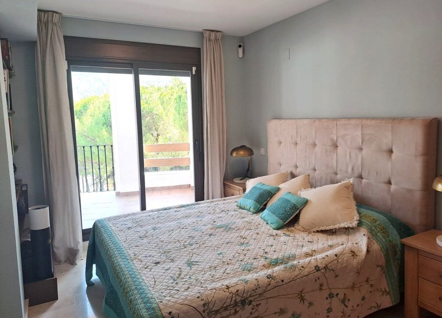 Resale - Apartment - Middle Floor Apartment - Benahavís - Benahavís Centro