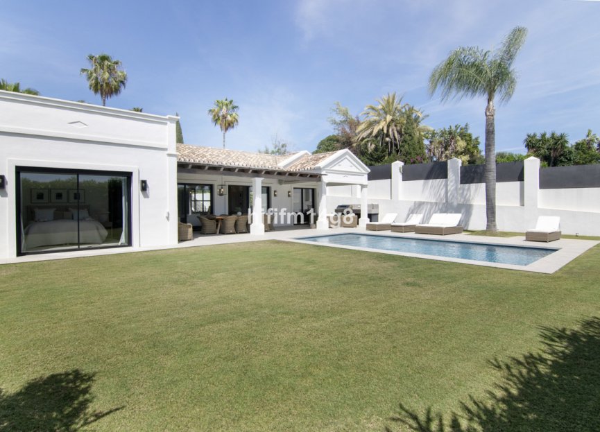 Resale - House - Detached Villa - Marbella - Nueva Andalucia