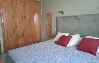 Resale - Apartment - Middle Floor Apartment - Benahavís - Benahavís Centro