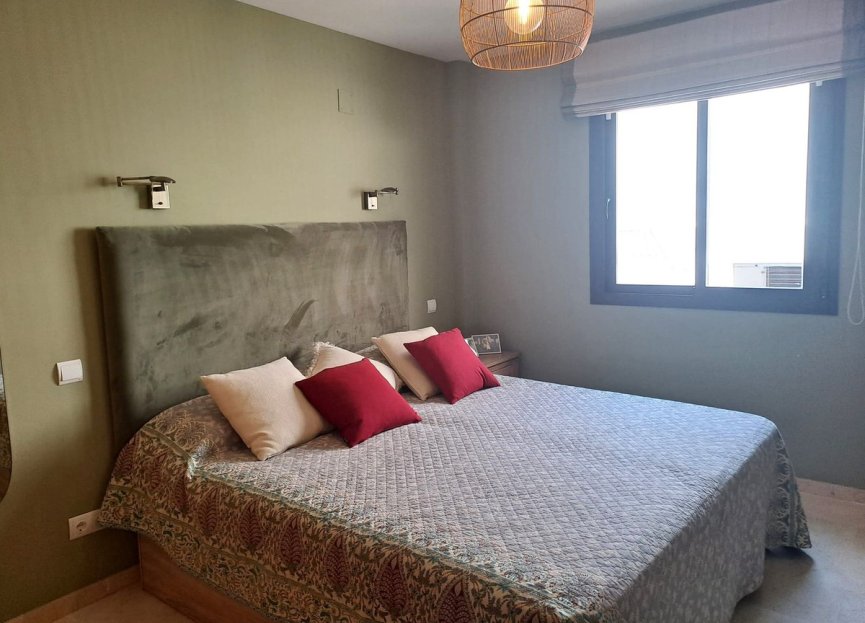 Resale - Apartment - Middle Floor Apartment - Benahavís - Benahavís Centro