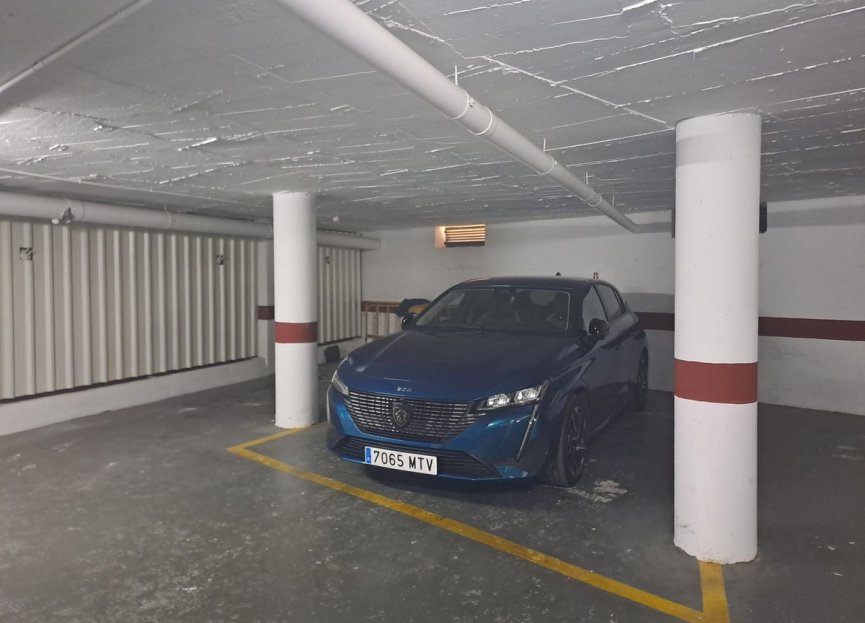 Resale - Apartment - Middle Floor Apartment - Benahavís - Benahavís Centro