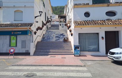 Resale - Apartment - Middle Floor Apartment - Benahavís - Benahavís Centro