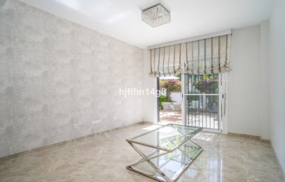 Resale - Ground floor apartment - Marbella - Nueva Andalucia