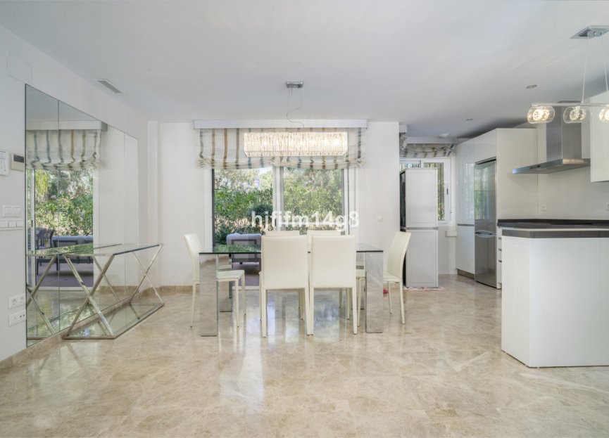Resale - Ground floor apartment - Marbella - Nueva Andalucia