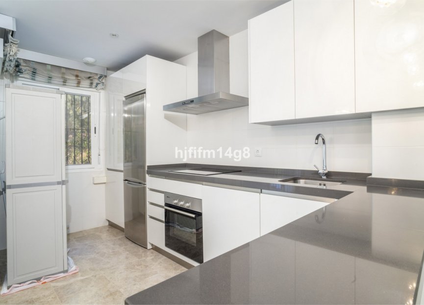 Resale - Ground floor apartment - Marbella - Nueva Andalucia