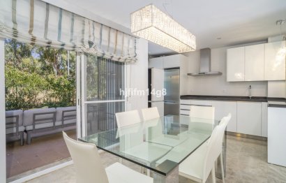 Resale - Ground floor apartment - Marbella - Nueva Andalucia