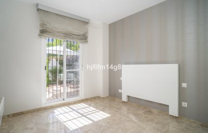 Resale - Ground floor apartment - Marbella - Nueva Andalucia