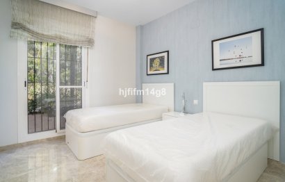 Resale - Ground floor apartment - Marbella - Nueva Andalucia