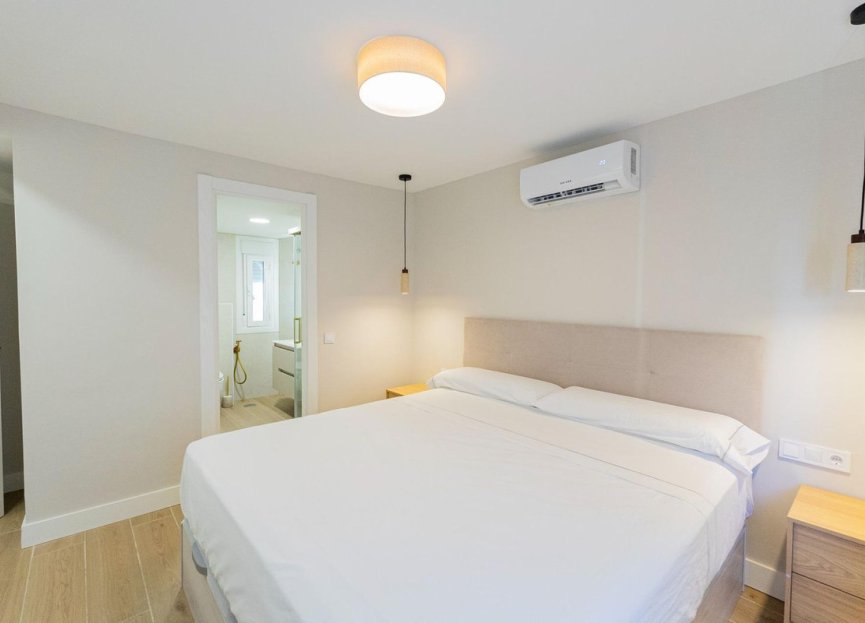 Resale - Apartment - Top Floor Apartment - Marbella - Marbella Centro