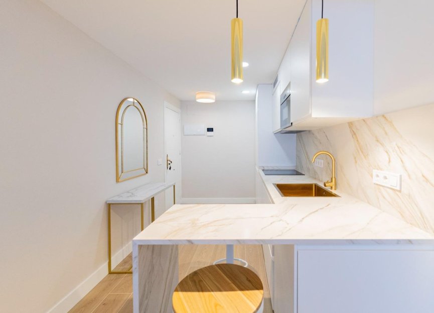 Resale - Apartment - Top Floor Apartment - Marbella - Marbella Centro