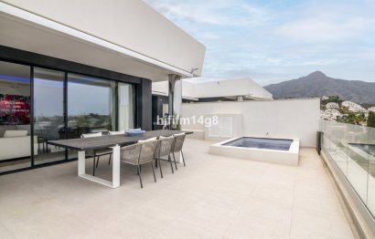 Resale - Apartment - Penthouse - Marbella - Nueva Andalucia