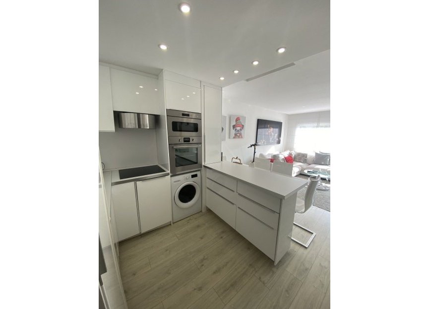 Resale - Ground floor apartment - Marbella - Puerto Banús