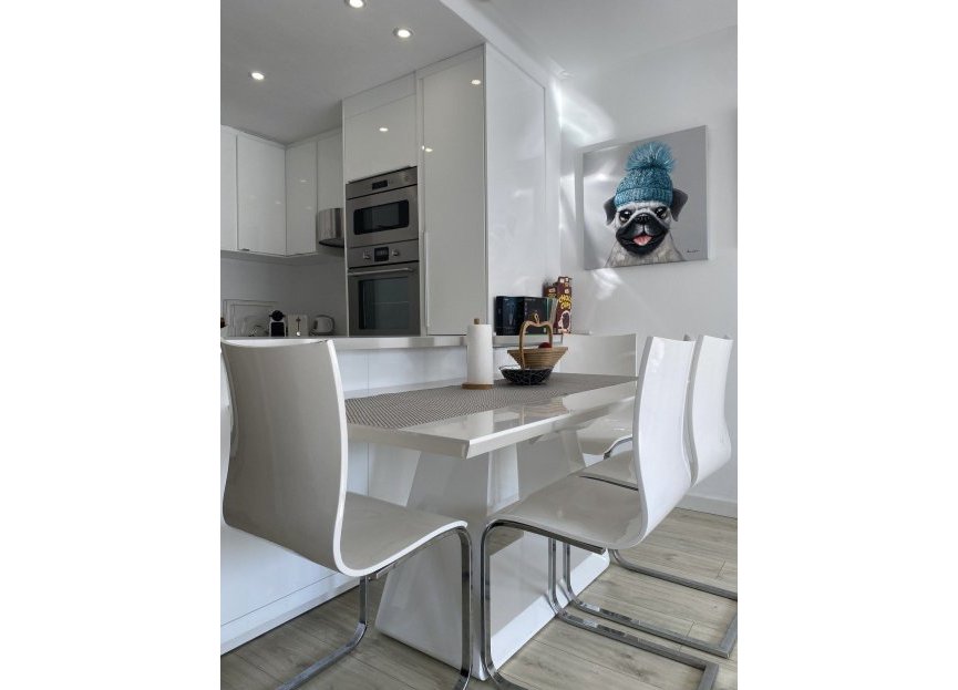 Resale - Ground floor apartment - Marbella - Puerto Banús