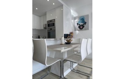 Resale - Ground floor apartment - Marbella - Puerto Banús