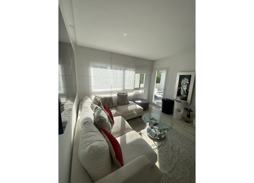 Resale - Ground floor apartment - Marbella - Puerto Banús