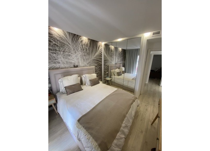 Resale - Ground floor apartment - Marbella - Puerto Banús