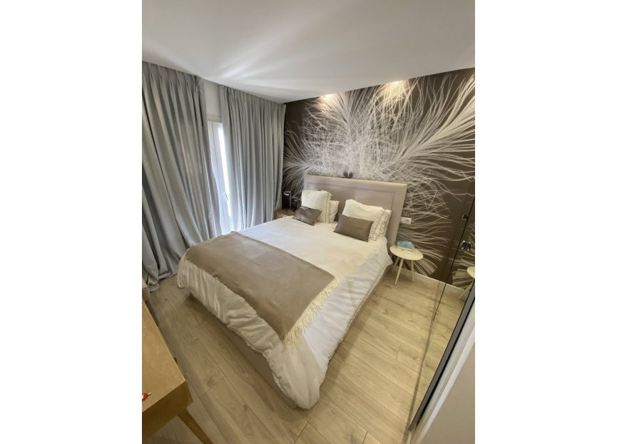 Resale - Ground floor apartment - Marbella - Puerto Banús