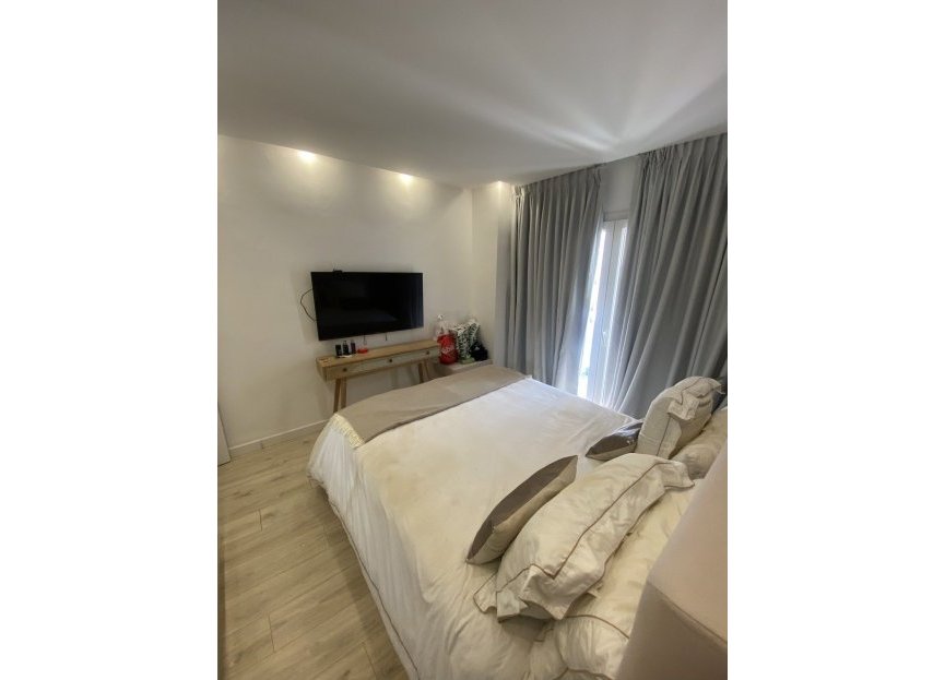 Resale - Ground floor apartment - Marbella - Puerto Banús