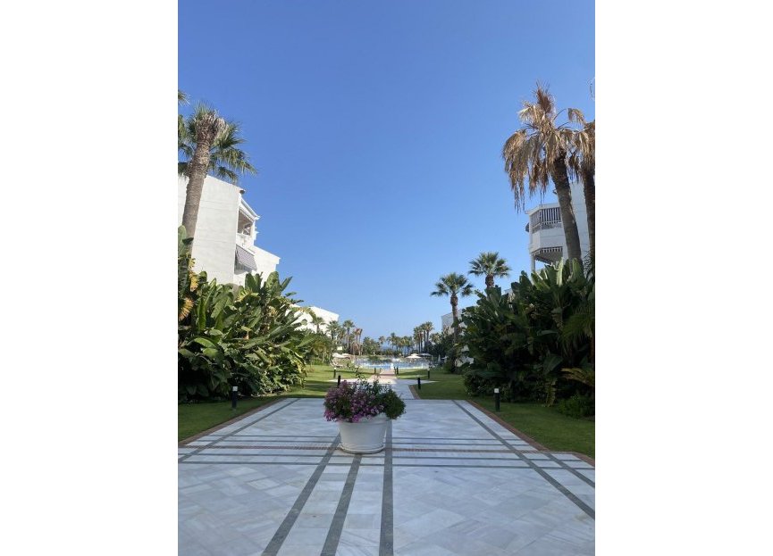 Resale - Ground floor apartment - Marbella - Puerto Banús