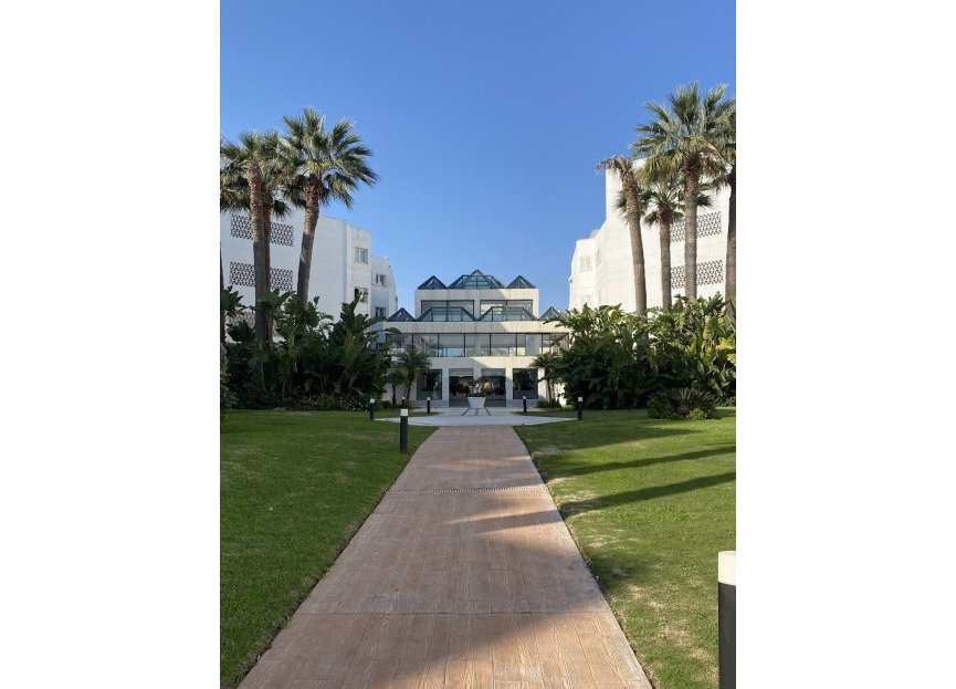 Resale - Ground floor apartment - Marbella - Puerto Banús