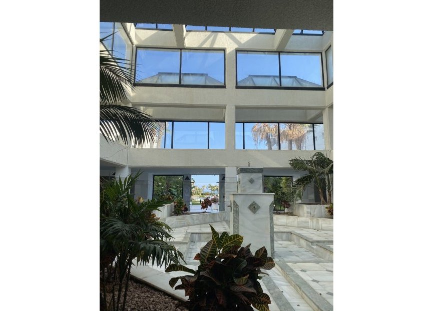 Resale - Ground floor apartment - Marbella - Puerto Banús