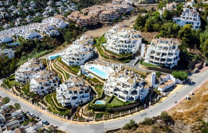 Resale - Apartment - Ground Floor Apartment - Marbella - Nueva Andalucia