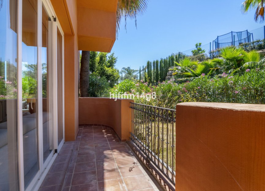 Resale - Apartment - Ground Floor Apartment - Marbella - Nueva Andalucia