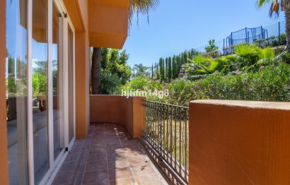 Resale - Apartment - Ground Floor Apartment - Marbella - Nueva Andalucia