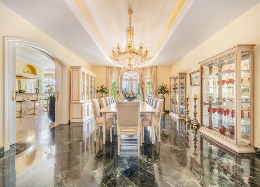 Resale - House - Detached Villa - Marbella - The Golden Mile