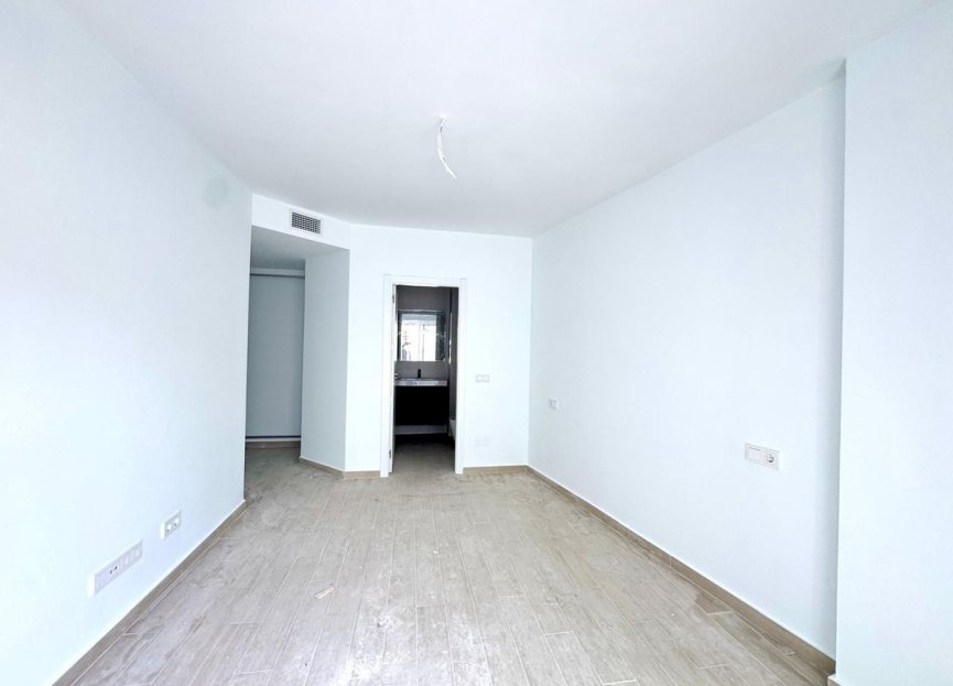 Resale - Apartment - Middle Floor Apartment - Fuengirola - Fuengirola Centro