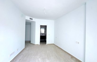 Resale - Apartment - Middle Floor Apartment - Fuengirola - Fuengirola Centro