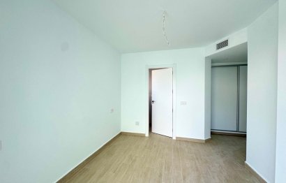 Resale - Apartment - Middle Floor Apartment - Fuengirola - Fuengirola Centro