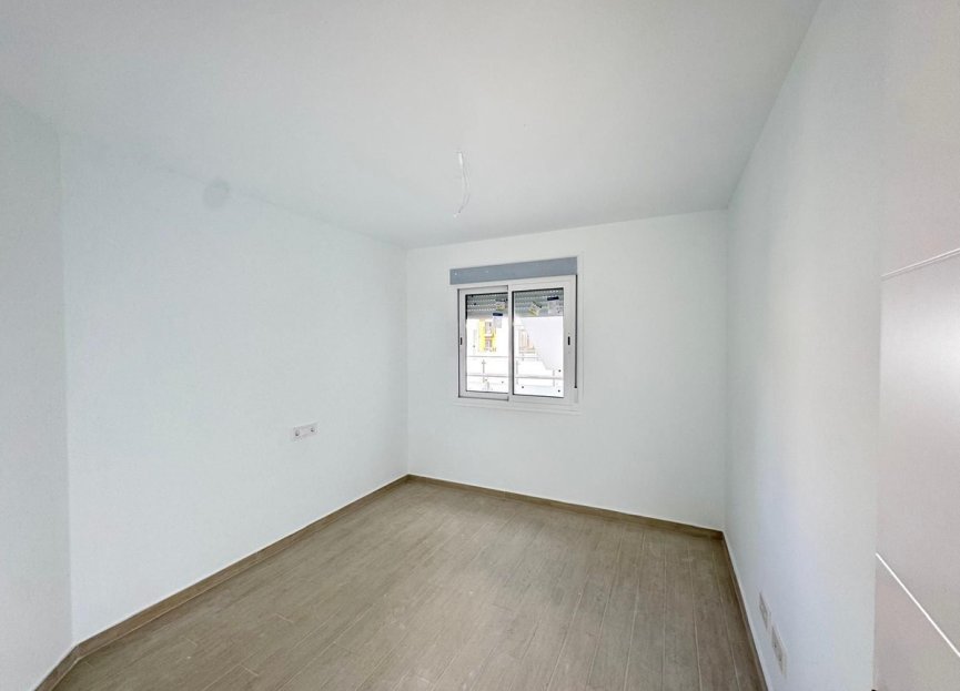 Resale - Apartment - Middle Floor Apartment - Fuengirola - Fuengirola Centro