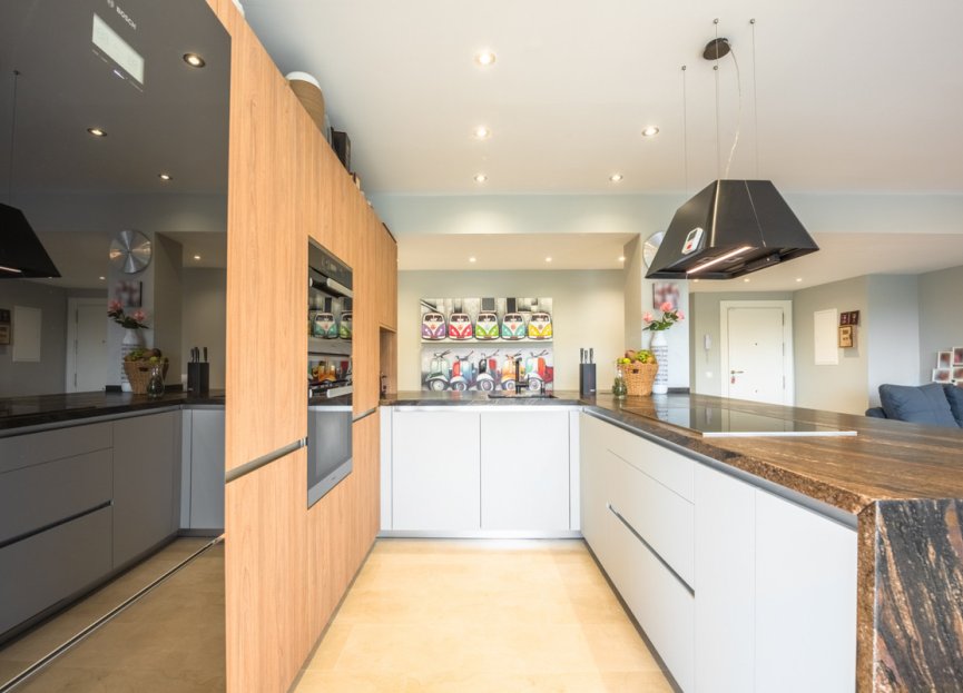 Resale - Apartment - Middle Floor Apartment - Benahavís - La Quinta