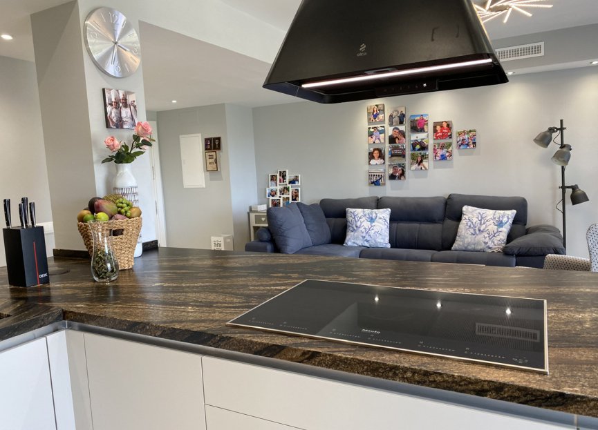 Resale - Apartment - Middle Floor Apartment - Benahavís - La Quinta