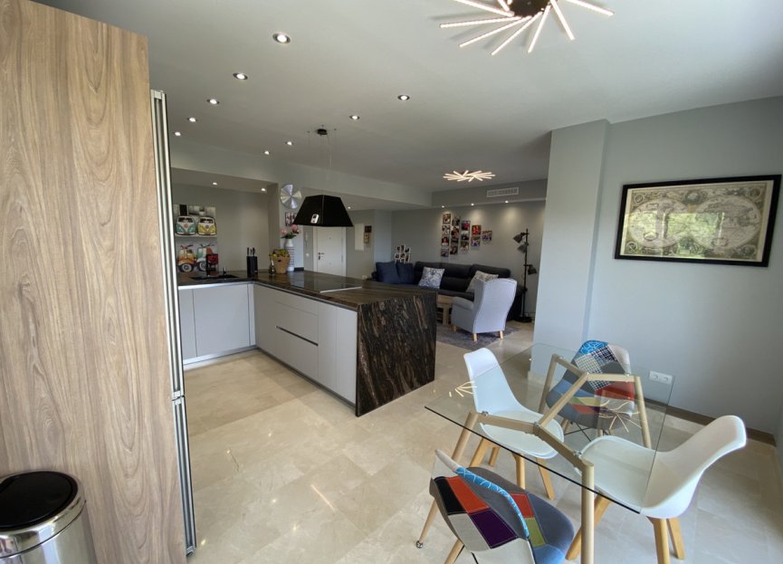 Resale - Apartment - Middle Floor Apartment - Benahavís - La Quinta